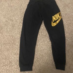 Nike boys joggers size medium 8/10